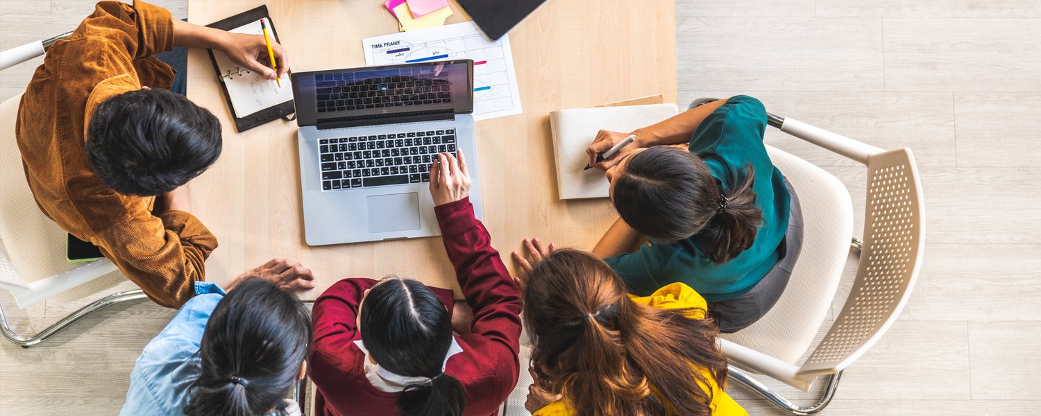 Peserta Bali IT Academy belajar dengan antusias, siap menghadapi dunia digital yang terus berkembang.