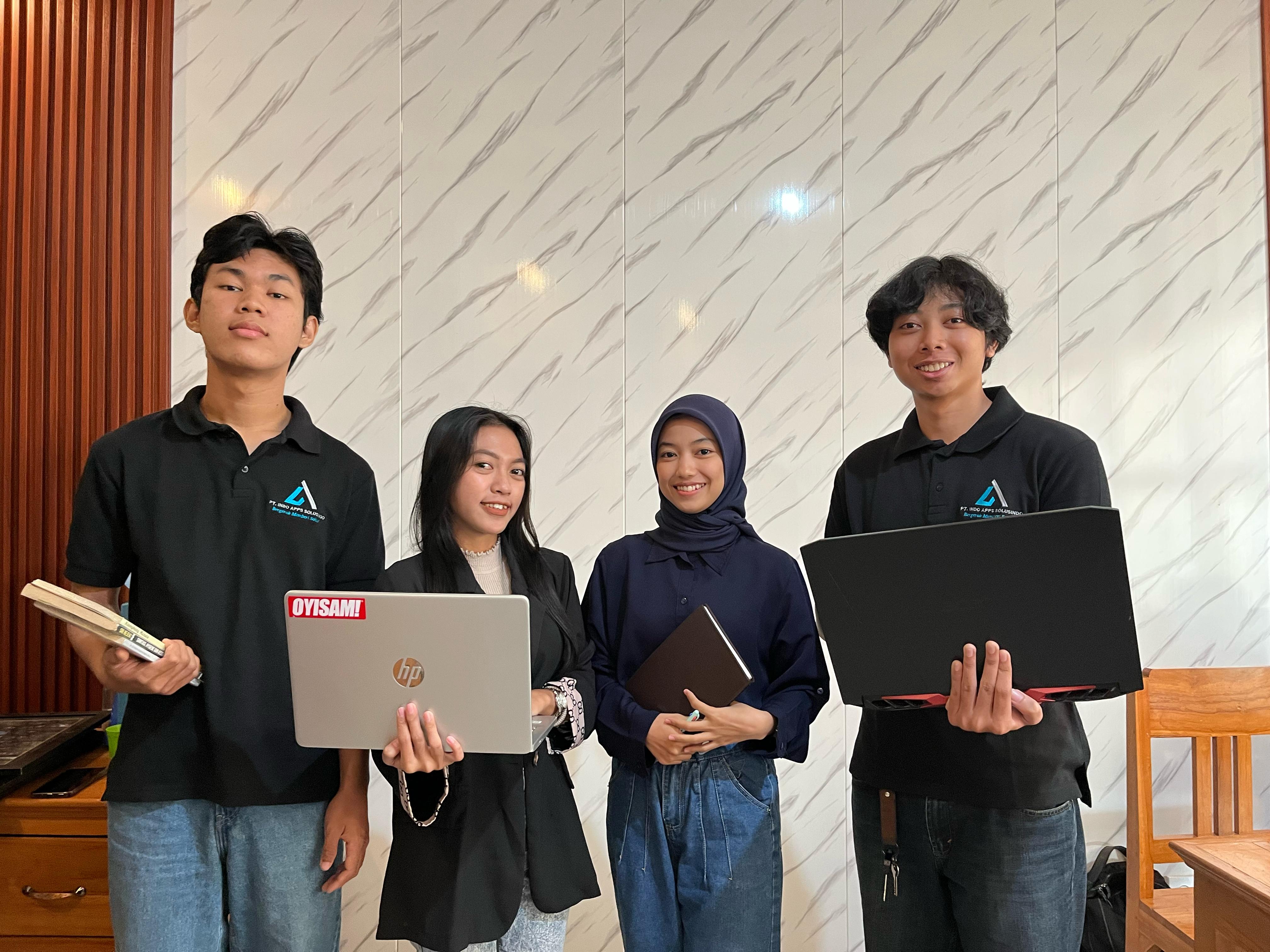 Suasana pelatihan Web Development di ruang kelas IT Academy