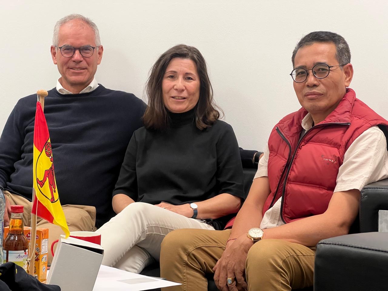 Prof. Dr. I Nengah Laba bersama Prof. Dr. Gerd Hilligweg dan Prof. Dr. Ines Behn-Künzel di Jade University of Applied Sciences, Jerman.
