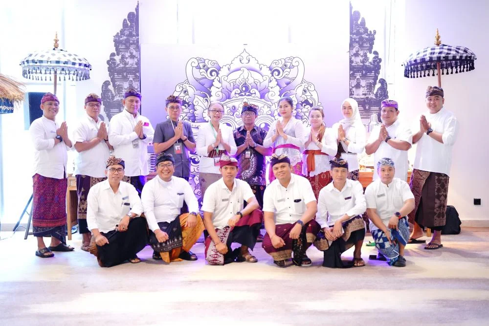 Tim Asesor Tri Hita Karana saat kunjungan ke The Stones Hotel Legian Bali